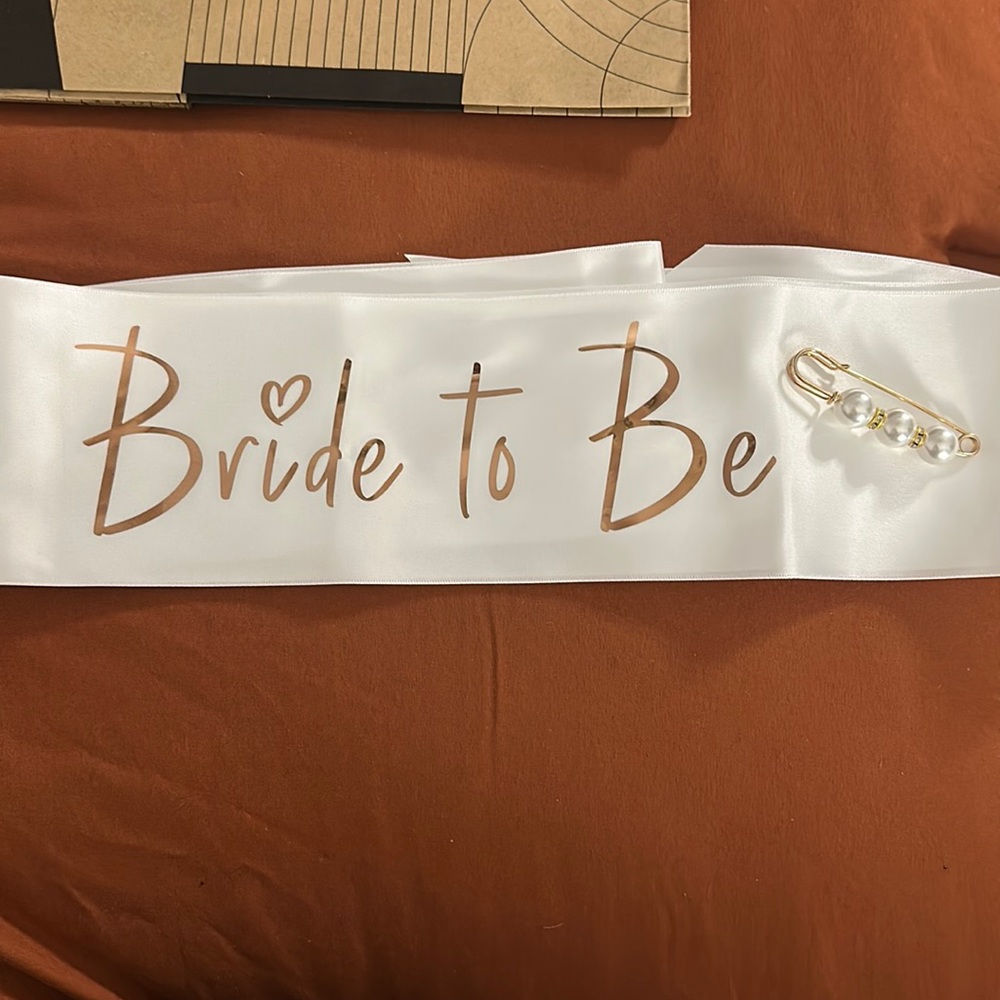 Bride to be sash with pin
